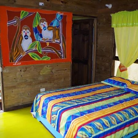 Wood House Hostel La Fortuna Exterior photo