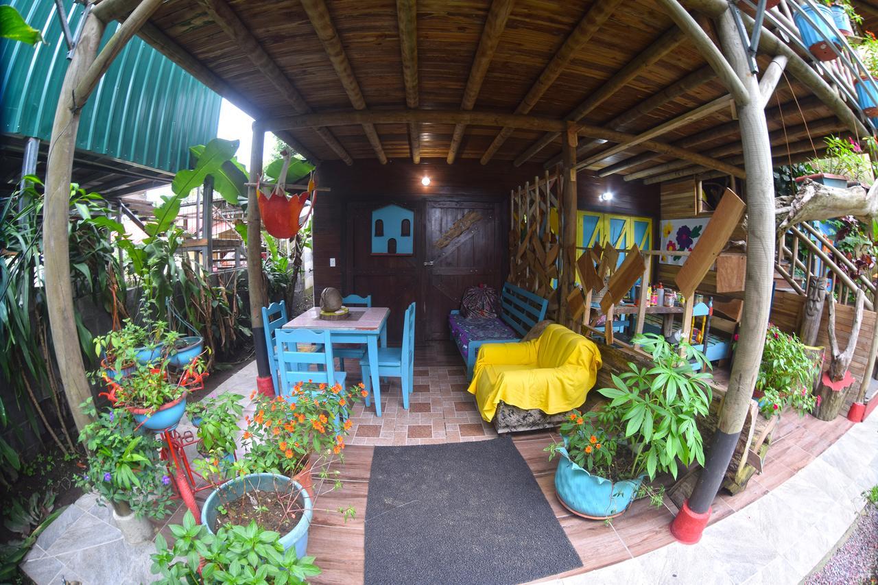 Wood House Hostel La Fortuna Exterior photo