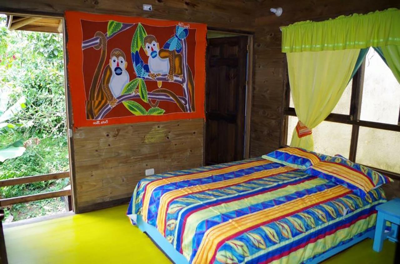 Wood House Hostel La Fortuna Exterior photo
